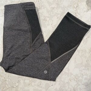 LULULEMON Gray/Black Capri Legging side and back pocket excellent condition